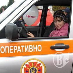 Виставка пожежно-рятувальної техніки до Дня рятівника. ФОТОрепортаж Виставка пожежно-рятувальної техніки до Дня рятівника. ФОТОрепортаж