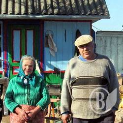 Погорільцям з Косачівки помагали усім миром Погорільцям з Косачівки помагали усім миром