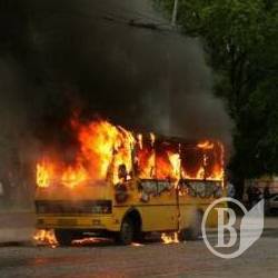 Згоріла маршрутка у Львові. ФОТОрепортаж Згоріла маршрутка у Львові. ФОТОрепортаж
