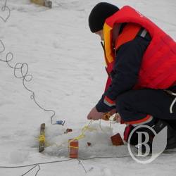 Крижаний феєрверк на Десні. ФОТО Крижаний феєрверк на Десні. ФОТО