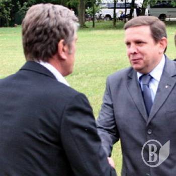 Губернатори у Януковича проходять багатократну перевірку на міцність Губернатори у Януковича проходять багатократну перевірку на міцність