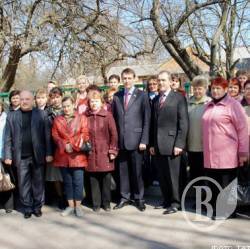 Новенький спецодяг для працівників терцентрів. ФОТО Новенький спецодяг для працівників терцентрів. ФОТО