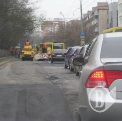 Як служба доріг і ДАІ у центрі міста пробку влаштували. ФОТОрепортаж Як служба доріг і ДАІ у центрі міста пробку влаштували. ФОТОрепортаж