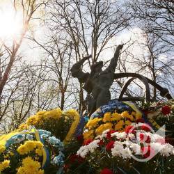 Вшанування пам’яті ліквідаторів Чорнобильської аварії у Чернігові. ФОТОрепортаж Вшанування пам’яті ліквідаторів Чорнобильської аварії у Чернігові. ФОТОрепортаж