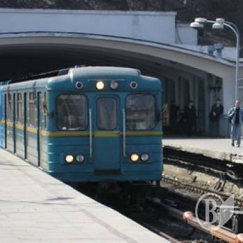 Проблеми з метро обіцяють киянам на вихідні Проблеми з метро обіцяють киянам на вихідні