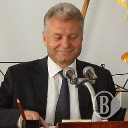 Депутати Чернігівської міськради затвердили звіт міського голови. Офіційно Депутати Чернігівської міськради затвердили звіт міського голови. Офіційно