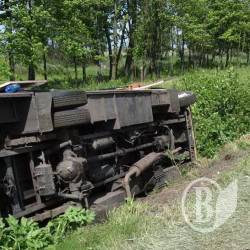 Перекинувся автобус у Чернігівській області. Травмованих троє Перекинувся автобус у Чернігівській області. Травмованих троє