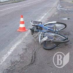 Водії збили двох велосипедистів на Чернігівщині. Одного - насмерть Водії збили двох велосипедистів на Чернігівщині. Одного - насмерть