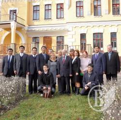 Українські і китайські мікробіологи підписали договір про співпрацю. ФОТО Українські і китайські мікробіологи підписали договір про співпрацю. ФОТО