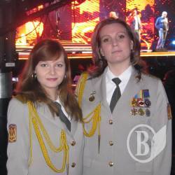 Сердючка аплодувала військовим або «12 годин в колі Селебрітіз» Сердючка аплодувала військовим або «12 годин в колі Селебрітіз»