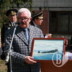 Меморіальну дошку на честь підводника встановили у Чернігові. ФОТОрепортаж Меморіальну дошку на честь підводника встановили у Чернігові. ФОТОрепортаж