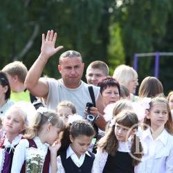Перший дзвоник у чернігівській школі №7. ФОТОрепортаж Перший дзвоник у чернігівській школі №7. ФОТОрепортаж