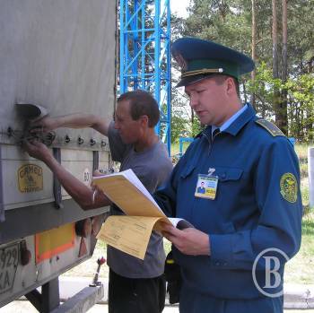 У пунктах пропуску запроваджується попередній документальний контроль товарів У пунктах пропуску запроваджується попередній документальний контроль товарів