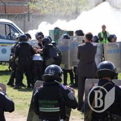 Як міліція буде втихомирювати футбольних фанів. Під час Євро-2012 Як міліція буде втихомирювати футбольних фанів. Під час Євро-2012