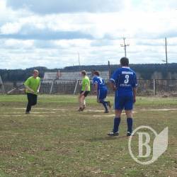 Змагаються сільські футболісти Змагаються сільські футболісти