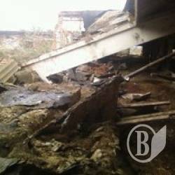 Стан критично важкий. Залізобетонна плита впала на людину(фото) Стан критично важкий. Залізобетонна плита впала на людину(фото)