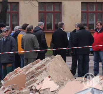  ϳ      11.  ? ( + )