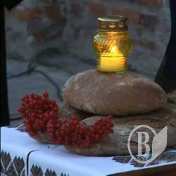 Чернігівці вшанували жертв Великого голоду (відео) Чернігівці вшанували жертв Великого голоду (відео)