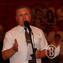 Микола Звєрєв - лауреат у «Саду божественних пісень» Микола Звєрєв - лауреат у «Саду божественних пісень»