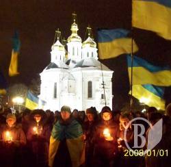 Чернігівці вшанували загиблих на Грушевського Чернігівці вшанували загиблих на Грушевського