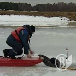 Під кригою рибалка святкував День захисника Вітчизни Під кригою рибалка святкував День захисника Вітчизни