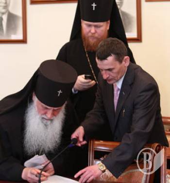 Церкви моляться за Україну Церкви моляться за Україну