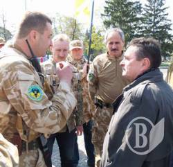 Флеш-моб фальшивої «Чернігівської сотні». Але все ж Єдина країна Флеш-моб фальшивої «Чернігівської сотні». Але все ж Єдина країна