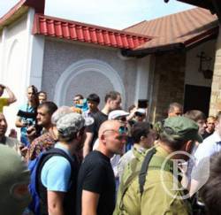 Донбас: Не вмер Данило, так паніка задавила. Донбас: Не вмер Данило, так паніка задавила.