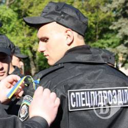 Чоловіки гинуть, поки кабінетні тіточки торги проводять – реалії війни 21 століття Чоловіки гинуть, поки кабінетні тіточки торги проводять – реалії війни 21 століття