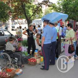 Рапута очистить вулиці від огірків та помідорчиків Рапута очистить вулиці від огірків та помідорчиків
