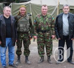 Представники «Центру підтримки армії Андрій Дериземля» розповіли про життя у зоні АТО Представники «Центру підтримки армії Андрій Дериземля» розповіли про життя у зоні АТО