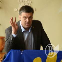 Олег Тягнибок у Прилуках зустрівся з медиками та з воїнами східного фронту Олег Тягнибок у Прилуках зустрівся з медиками та з воїнами східного фронту