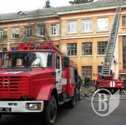 У Чернігові відбулися спільні навчання рятувальників та медицини катастроф У Чернігові відбулися спільні навчання рятувальників та медицини катастроф