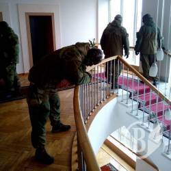 «Зелені чоловічки» у Чернігові «штурмували» обласну раду «Зелені чоловічки» у Чернігові «штурмували» обласну раду