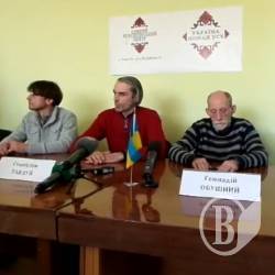 Волонтери вважають напад на ЄВЦ спланованою провокацією Волонтери вважають напад на ЄВЦ спланованою провокацією