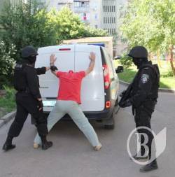 Рекетири вимагали півмільйона у Чернігові і підірвали автомобіль Рекетири вимагали півмільйона у Чернігові і підірвали автомобіль