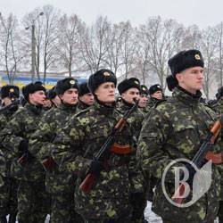 У Чернігові понад 600 юнаків присягнули на вірність Україні У Чернігові понад 600 юнаків присягнули на вірність Україні