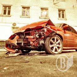 У жахливому ДТП в Чернігові загинув син відомого працівника міліції - фоторепортаж У жахливому ДТП в Чернігові загинув син відомого працівника міліції - фоторепортаж