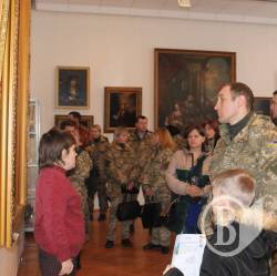 Військовослужбовці взяли участь у відкритті виставки «Україна – єдина країна» до Дня Соборності Військовослужбовці взяли участь у відкритті виставки «Україна – єдина країна» до Дня Соборності