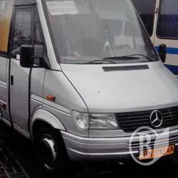 Учасників «шабашу» Королевської звозили в Чернігів автобусами. Фото Учасників «шабашу» Королевської звозили в Чернігів автобусами. Фото