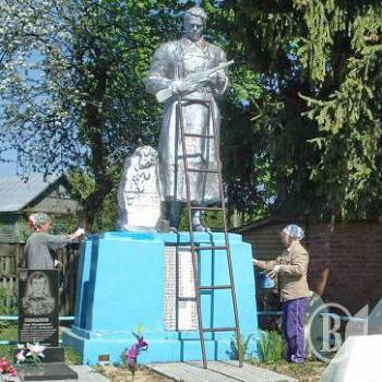 Анатолій Мирошниченко: «Не дамо забути тих, хто захищав і захищає нашу Вітчизну» - фото Анатолій Мирошниченко: «Не дамо забути тих, хто захищав і захищає нашу Вітчизну» - фото