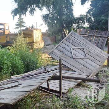 Буревій над незаконним будівництвом повторився. ФотоФакт Буревій над незаконним будівництвом повторився. ФотоФакт