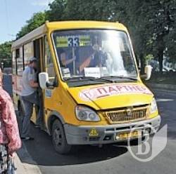 «Транспортна реформа» у Чернігові: після 22ї маршрутки не дочекаєшся