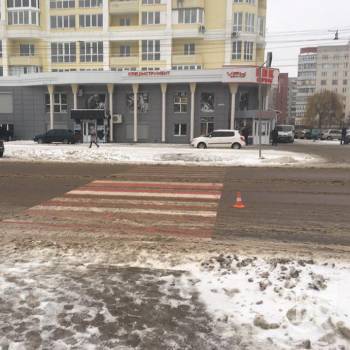 Водій легковика насмерть збив жінку на переході в Чернігові Водій легковика насмерть збив жінку на переході в Чернігові