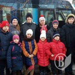 Чернігівські радикали дбають за дітей захисників Чернігівські радикали дбають за дітей захисників