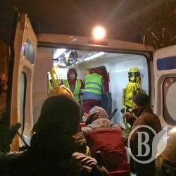 З-під завалів у гуртожитку дістали 17-літнього. Фото З-під завалів у гуртожитку дістали 17-літнього. Фото