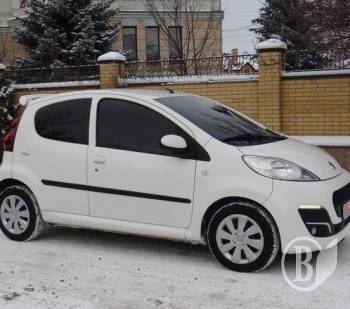 На зимових дорогах розбилися два Peugeot. Загинула жінка-водій. Фото На зимових дорогах розбилися два Peugeot. Загинула жінка-водій. Фото