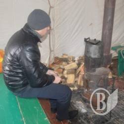І пожитки дістануть з руїни, і чай заварять. Фото І пожитки дістануть з руїни, і чай заварять. Фото