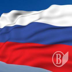 На площі Чернігова виставили гігантський триколор РФ На площі Чернігова виставили гігантський триколор РФ
