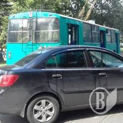 Через ДТП на вулиці водії рушили парком Через ДТП на вулиці водії рушили парком